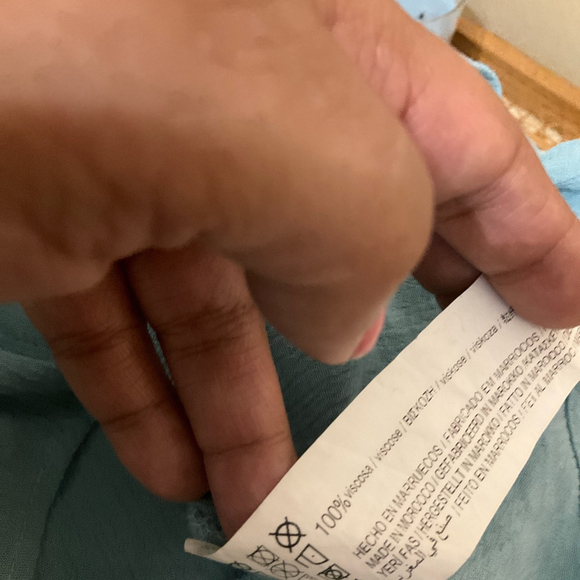 Pull & Bear Women’s Large Sky Blue cropped button up shirt - Picture 4 of 4